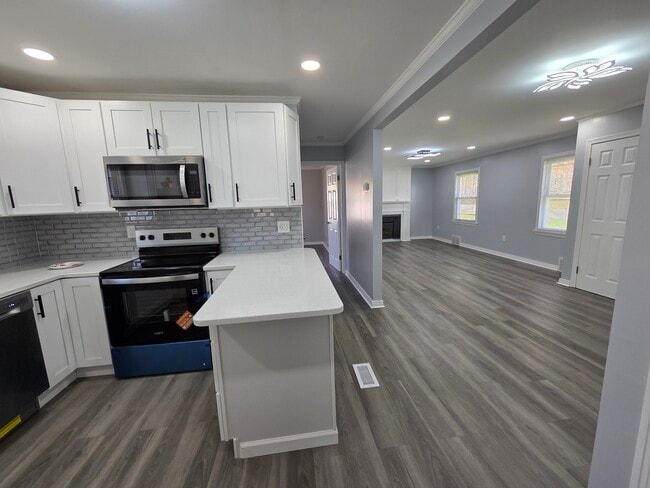 Building Photo - 52 Vista Ave