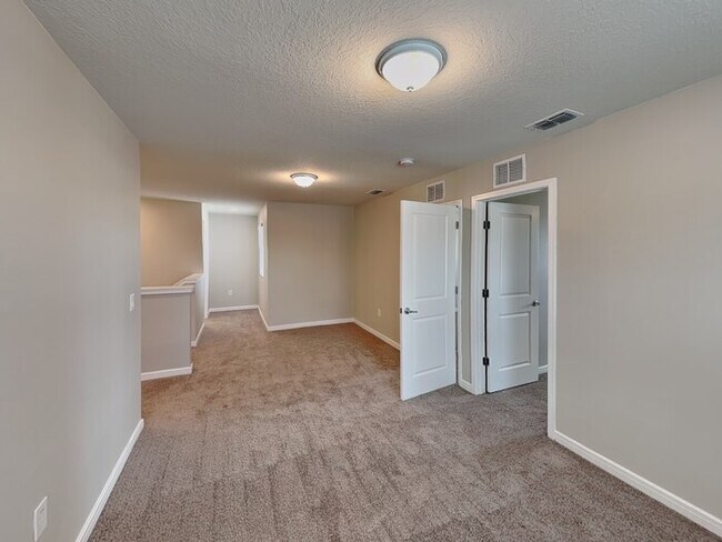 Building Photo - 837 Rivers Crossing St