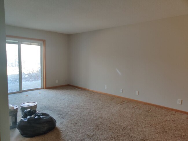 Building Photo - 2 Bedroom 1 Bath with Laundry