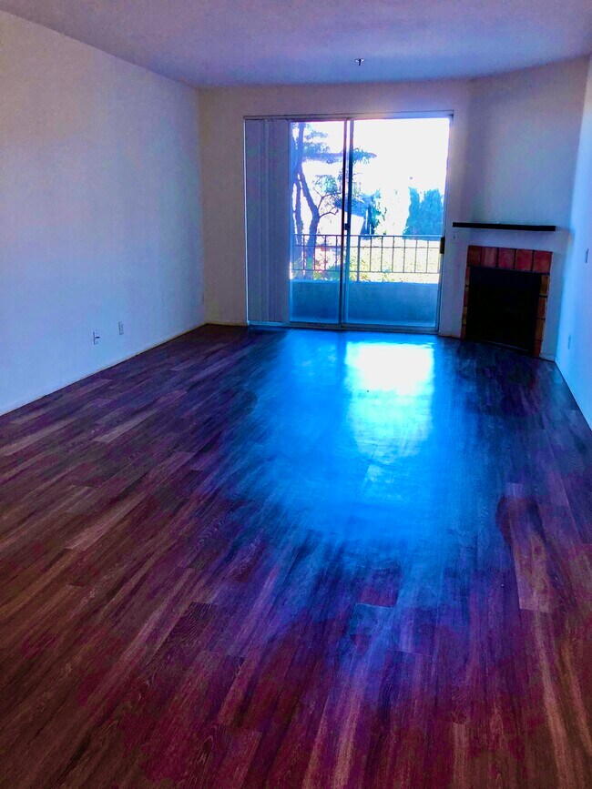 Foto del edificio - 2445 Brant St