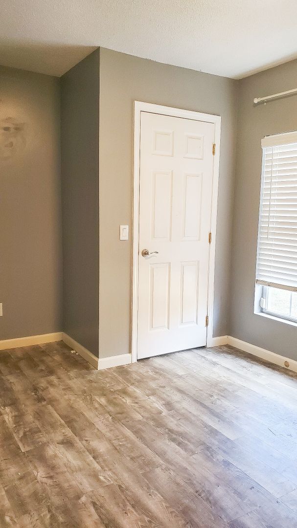 Building Photo - Welch