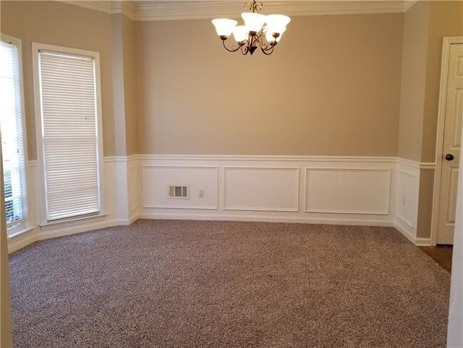 Building Photo - 2665 Stratfield Dr