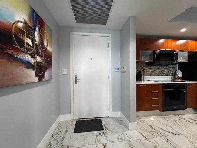 Photo - 2/2 in Marina Grande Apartment