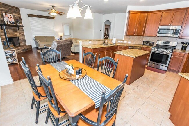 Building Photo - 7018 Casita Dr