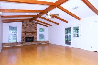 Building Photo - 115 Irwin Rd