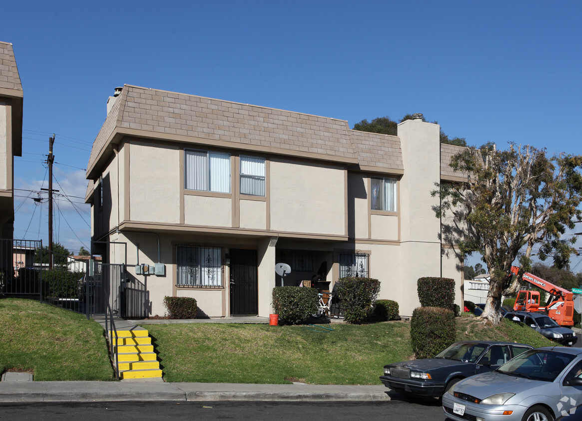 Foto del edificio - Mayberry Townhomes