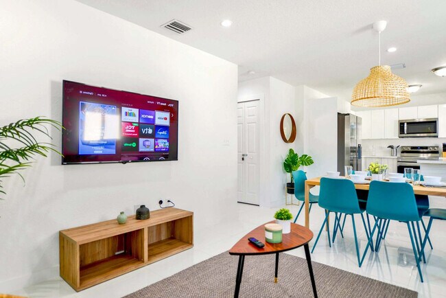 Foto del edificio - 2110 NW 66th St