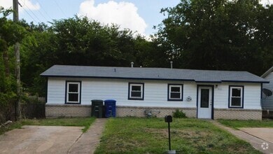 Building Photo - 901 S 19th St