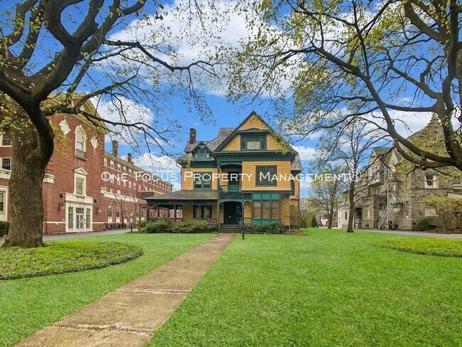 Building Photo - Huge 1BR/1BA - $650/Month