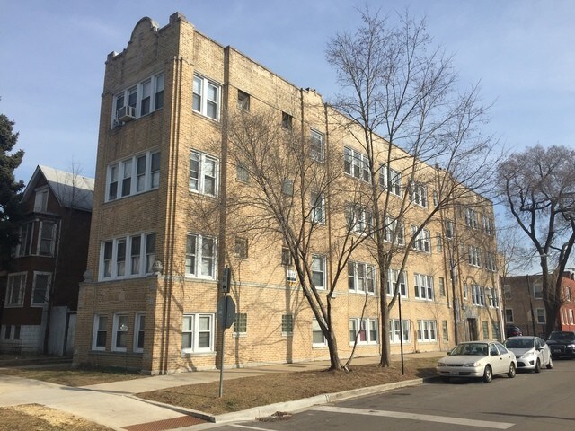 Primary Photo - 3520 W Cullom Ave