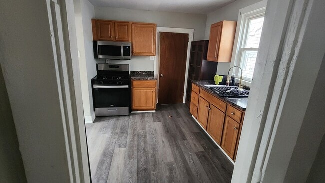 Building Photo - Home for Rent in Jeannette, PA-3 bed/1 bath