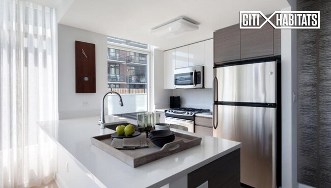 Building Photo - Gantry Park Landing
