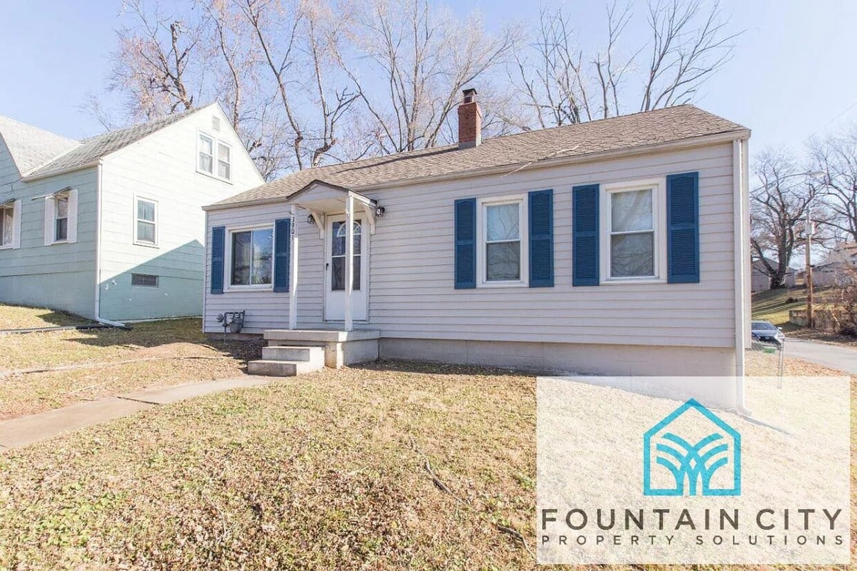 Primary Photo - 3901 N Spruce Ave