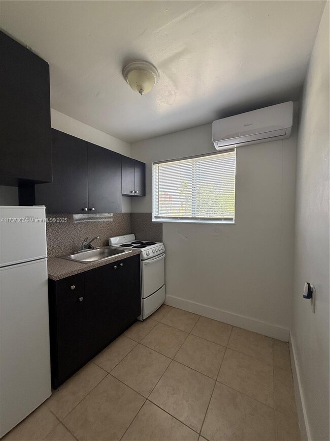 Building Photo - 5305 Biscayne Blvd