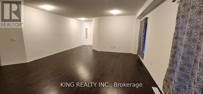 Photo du bâtiment - 373 Russell St