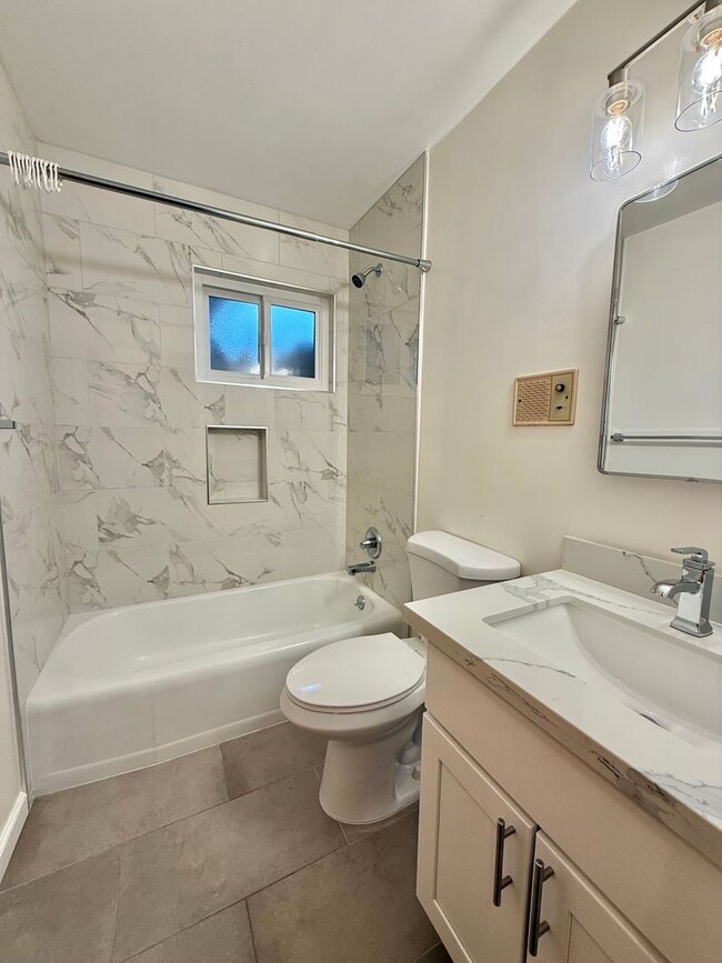 Building Photo - 87/89 Starr Way