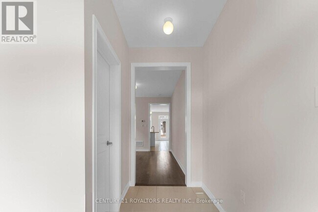 Building Photo - 873 Logan Dr
