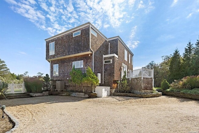 Building Photo - 20 Meadow Ln