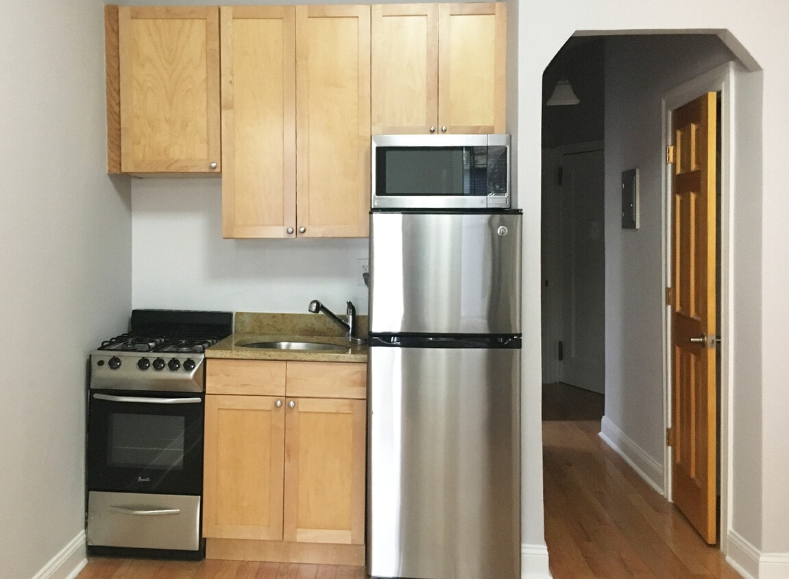 Primary Photo - 209 W 21st St