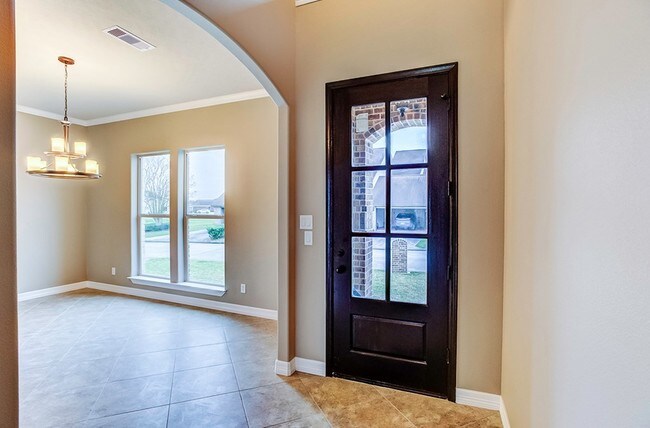 Building Photo - 7745 Regency Dr