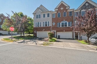 Building Photo - 47581 Royal Burnham Terrace