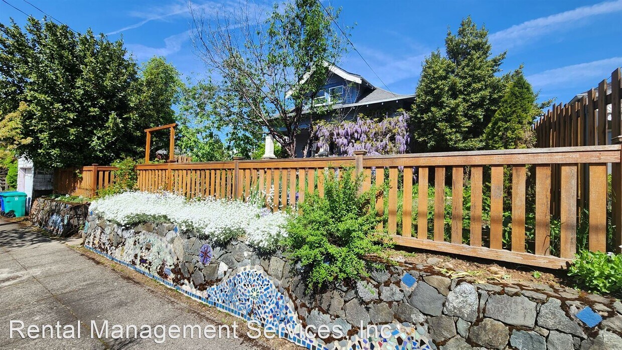 Primary Photo - 4 br, 2 bath House - 4530 NE 23RD Ave