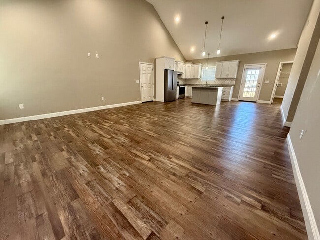 Building Photo - 100 Old Glory Ln