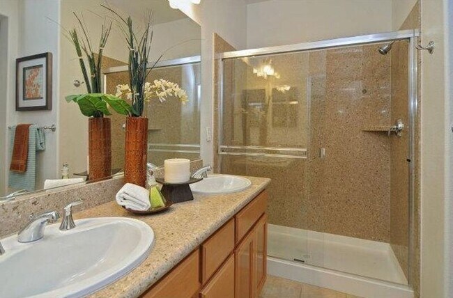 Building Photo - 2521 Heron Ct