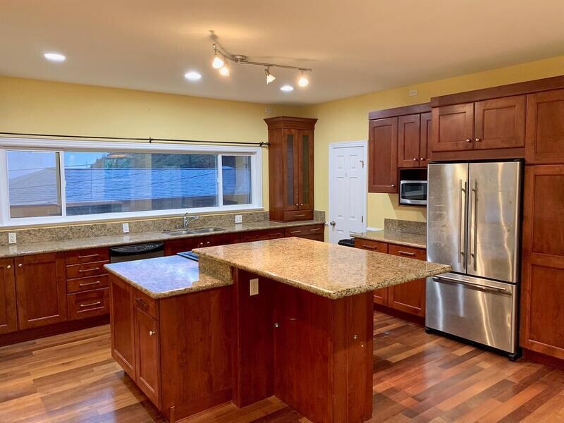 Foto principal - 2450 Naai St