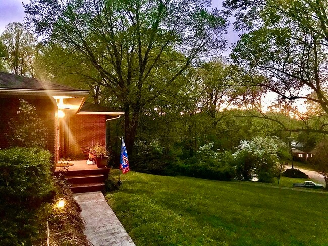 Photo - 5200 Skyline Dr House