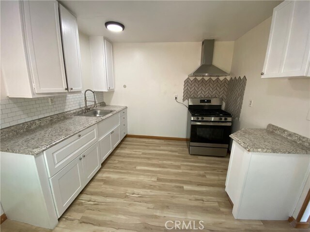 Building Photo - 156 W Escalones