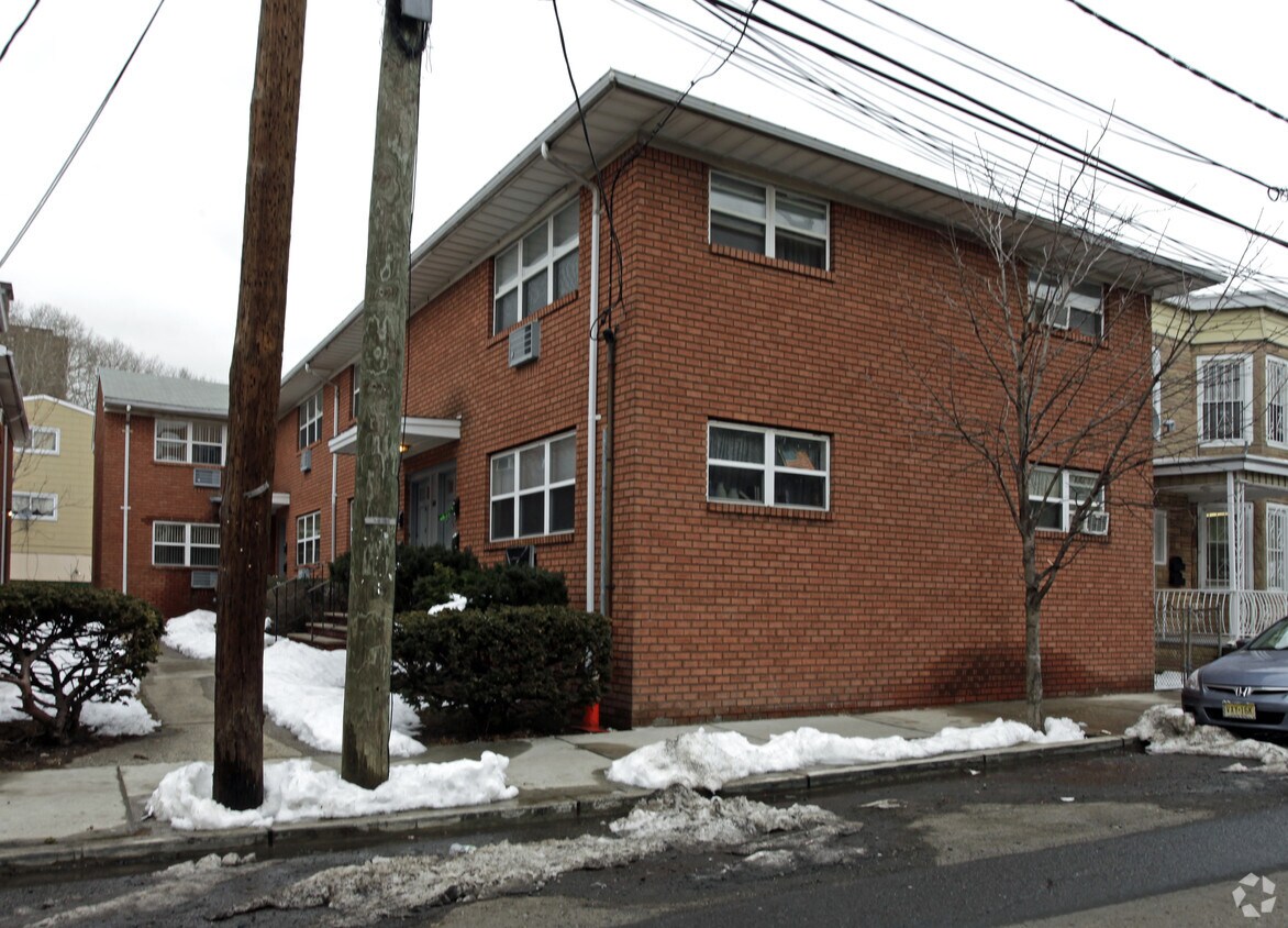 Foto principal - 606 56th St