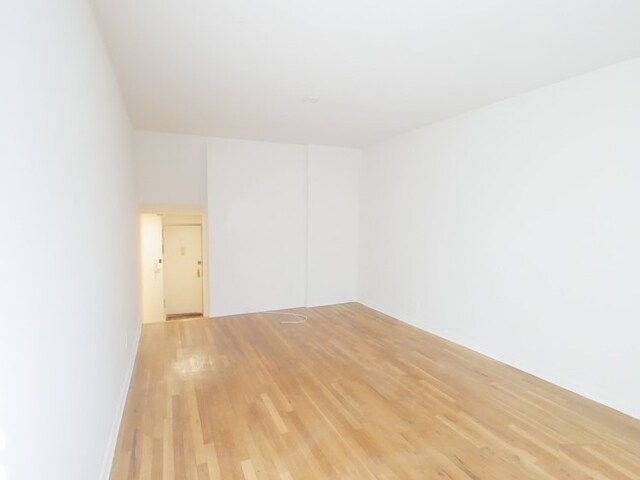 Foto del edificio - 113 E 31st St