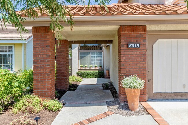 Foto del edificio - 8019 E Elderwood Ave
