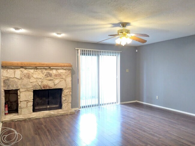 Foto del edificio - Available Now! GORGEOUS 1 Bedroom 1 Bath CONDO NEAR MEDICAL CENTER!