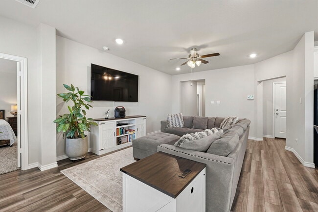 Foto del edificio - 1033 Verona Dr