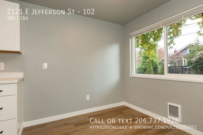 Foto del edificio - 2121 E Jefferson St