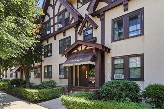 Building Photo - 1722-1726 Commonwealth Ave