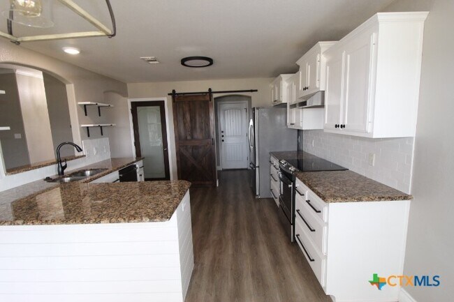 Building Photo - 917 Pheasant Cir