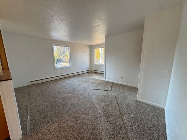 Building Photo - 426 Haines Ave