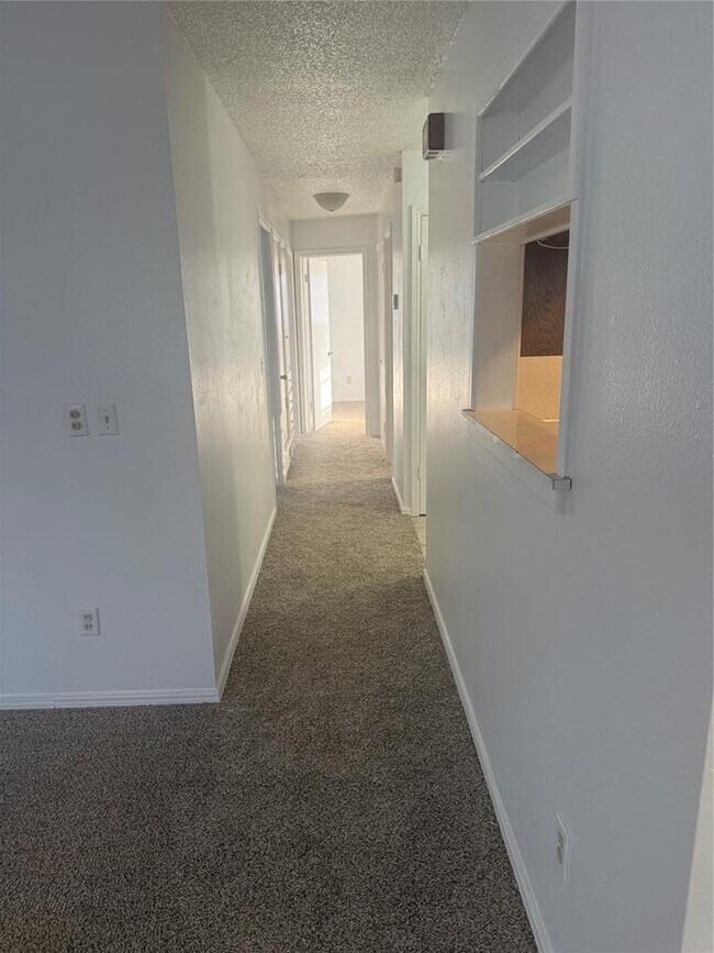 Building Photo - 315 Willow Pl