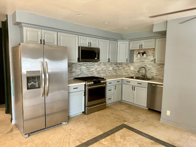 Foto del edificio - 315 N Mission Rd