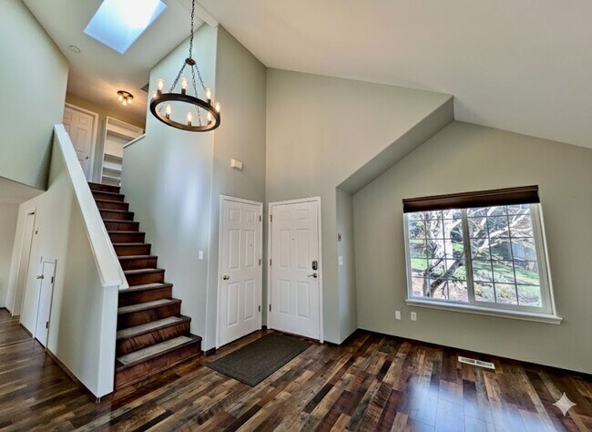 Foto del edificio - Spacious SW Tigard Retreat with Entertainer’s Backyard & Modern Chef’s Kitchen