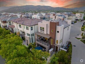 Building Photo - 16242 Camden Cir