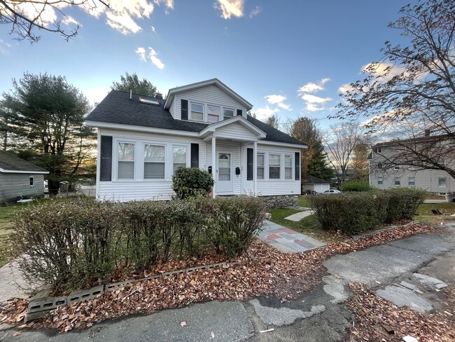 Building Photo - 51 Thorndike Rd