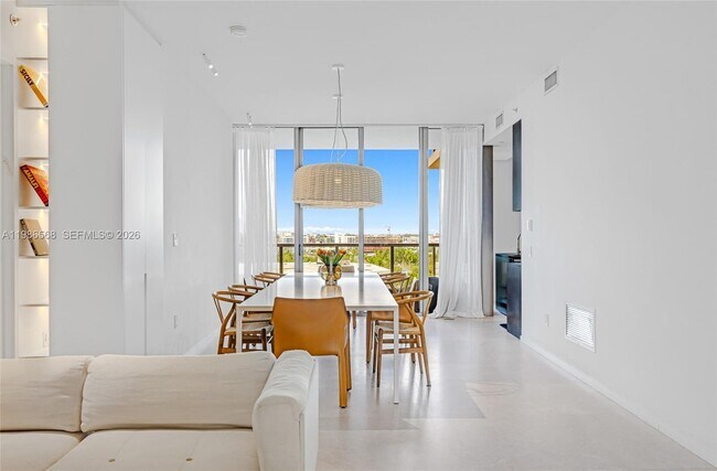 Foto del edificio - 9705 Collins Ave