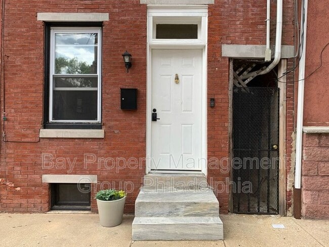 Building Photo - 2018 N Hancock St