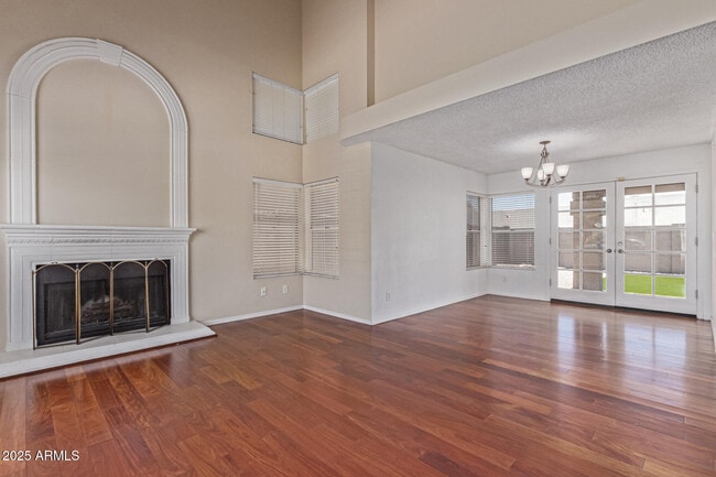 Building Photo - 1109 E Annette Dr