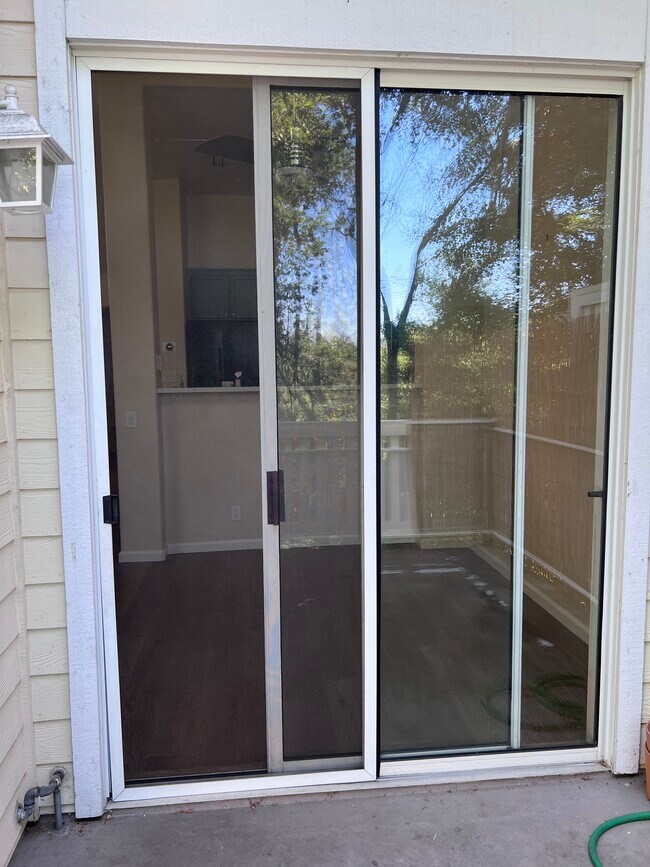 Foto del edificio - 2116 Thistle Ct