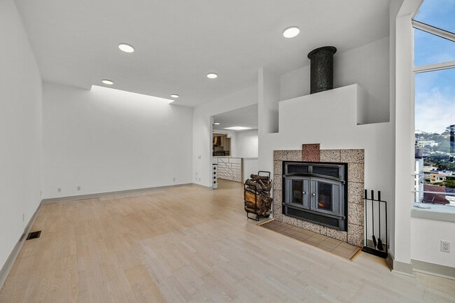 Building Photo - 50 Laidley St